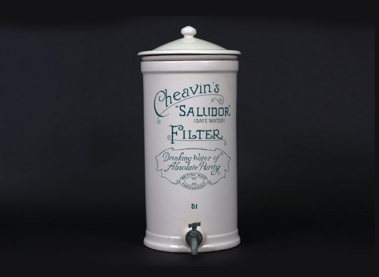 โถก๊อกน้ำ